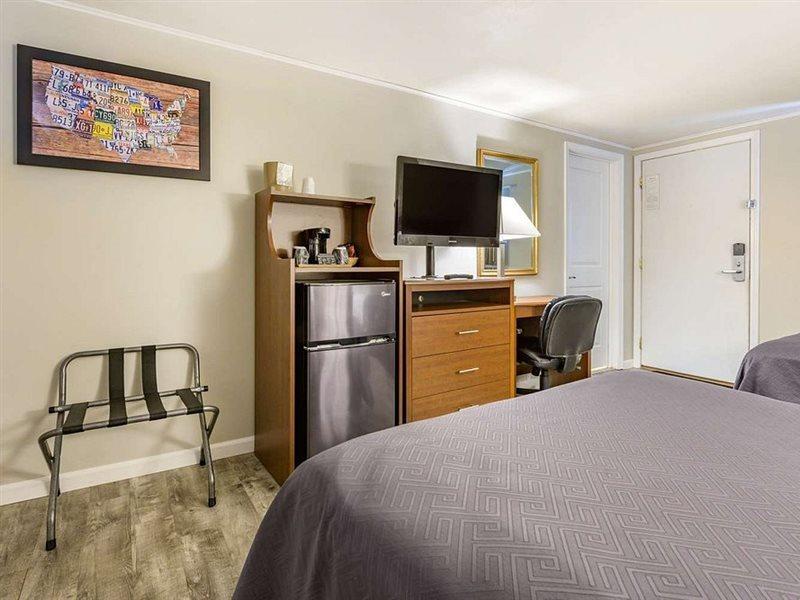 Lodge Econo I-99 Bellefonte