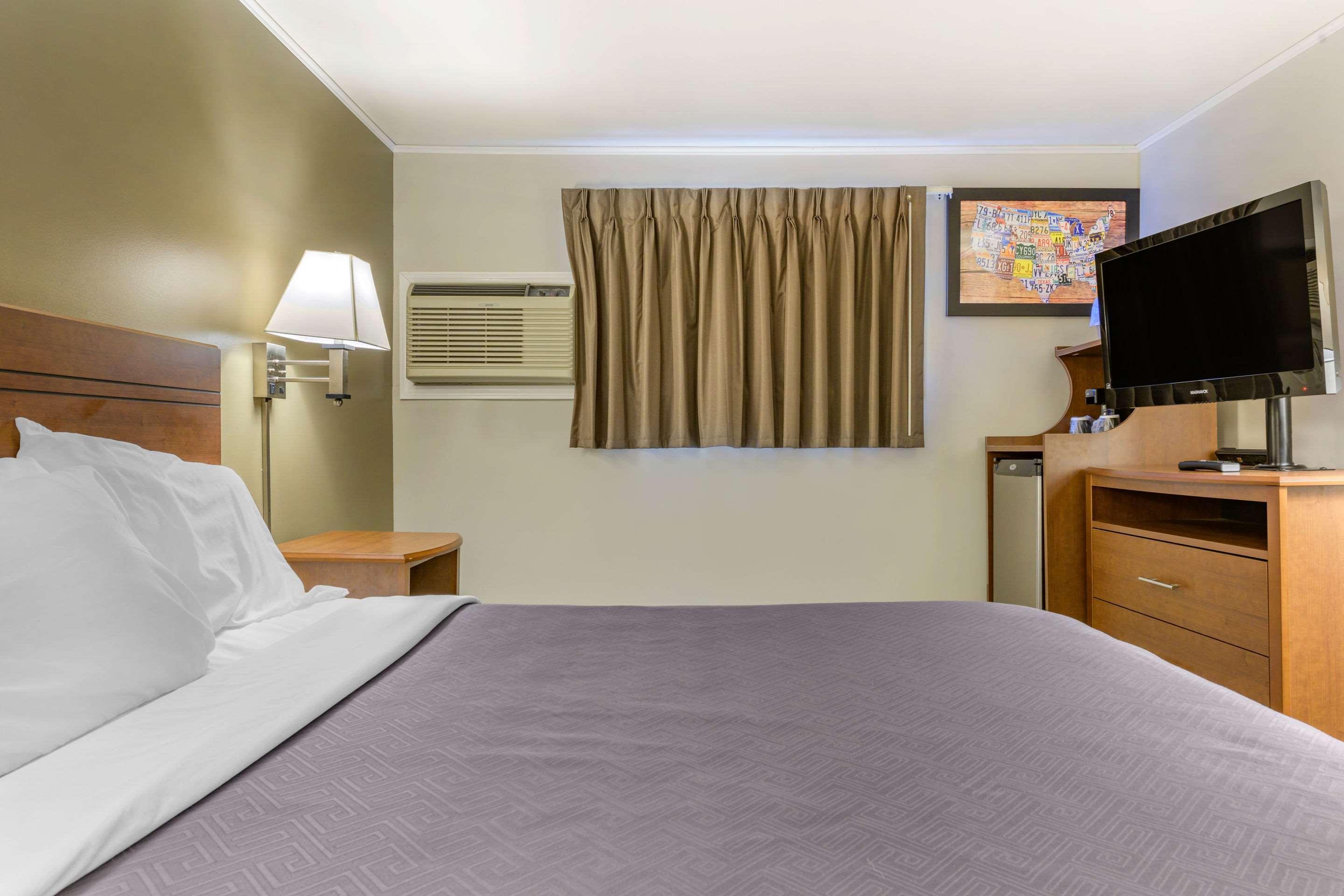 Econo I-99 Lodge *