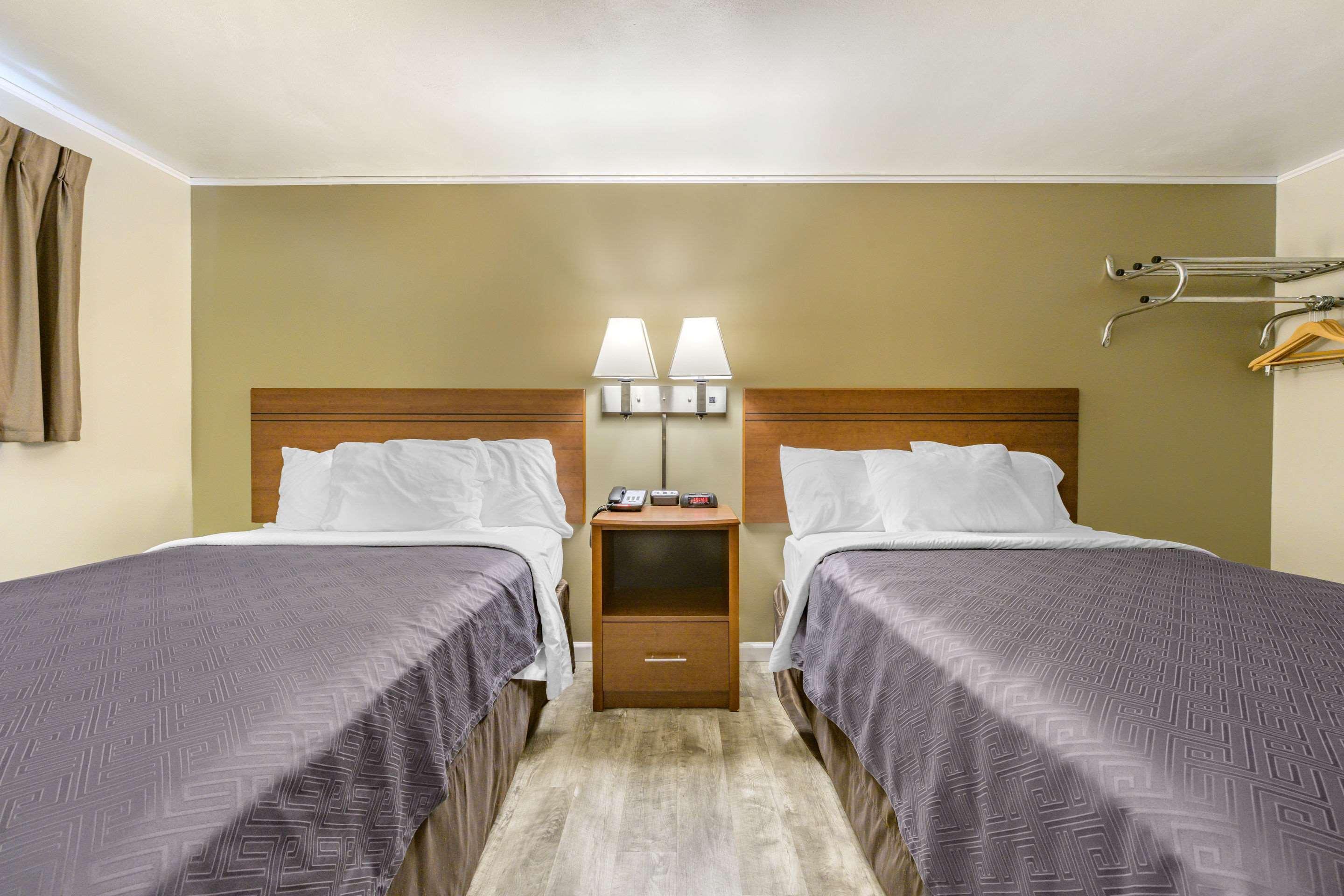 Econo I-99 Lodge *