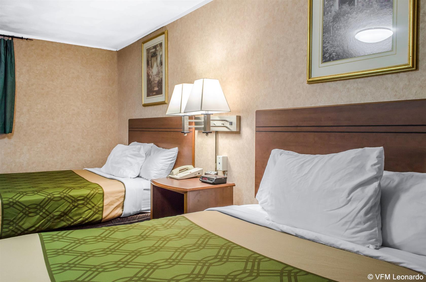 Lodge Econo I-99 *
