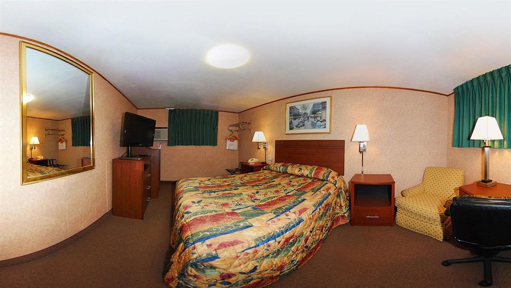 Lodge Econo I-99